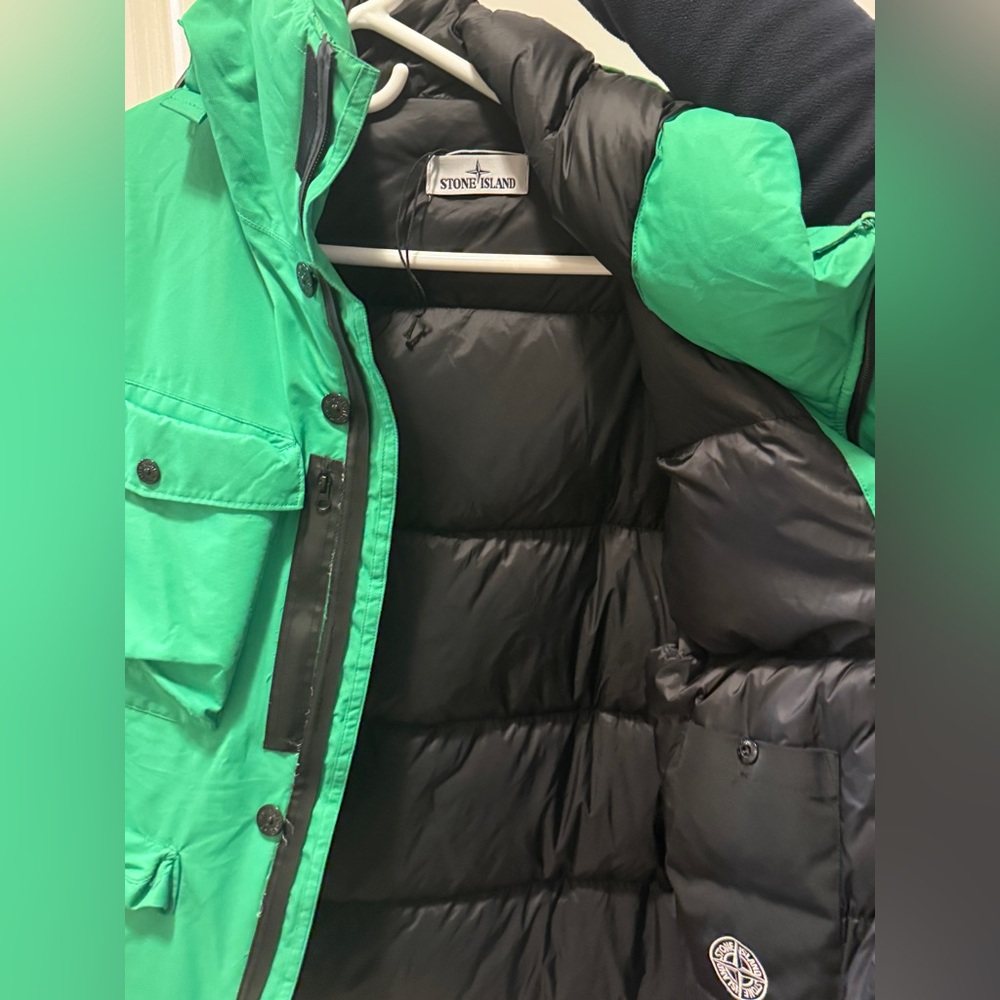 STONE ISLAND
Ripstop Gore-tex Tech Down Jacket In Green - Picture 4 of 8